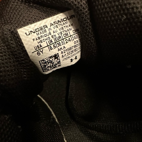 Under Armour sneakers - Picture 5 of 6